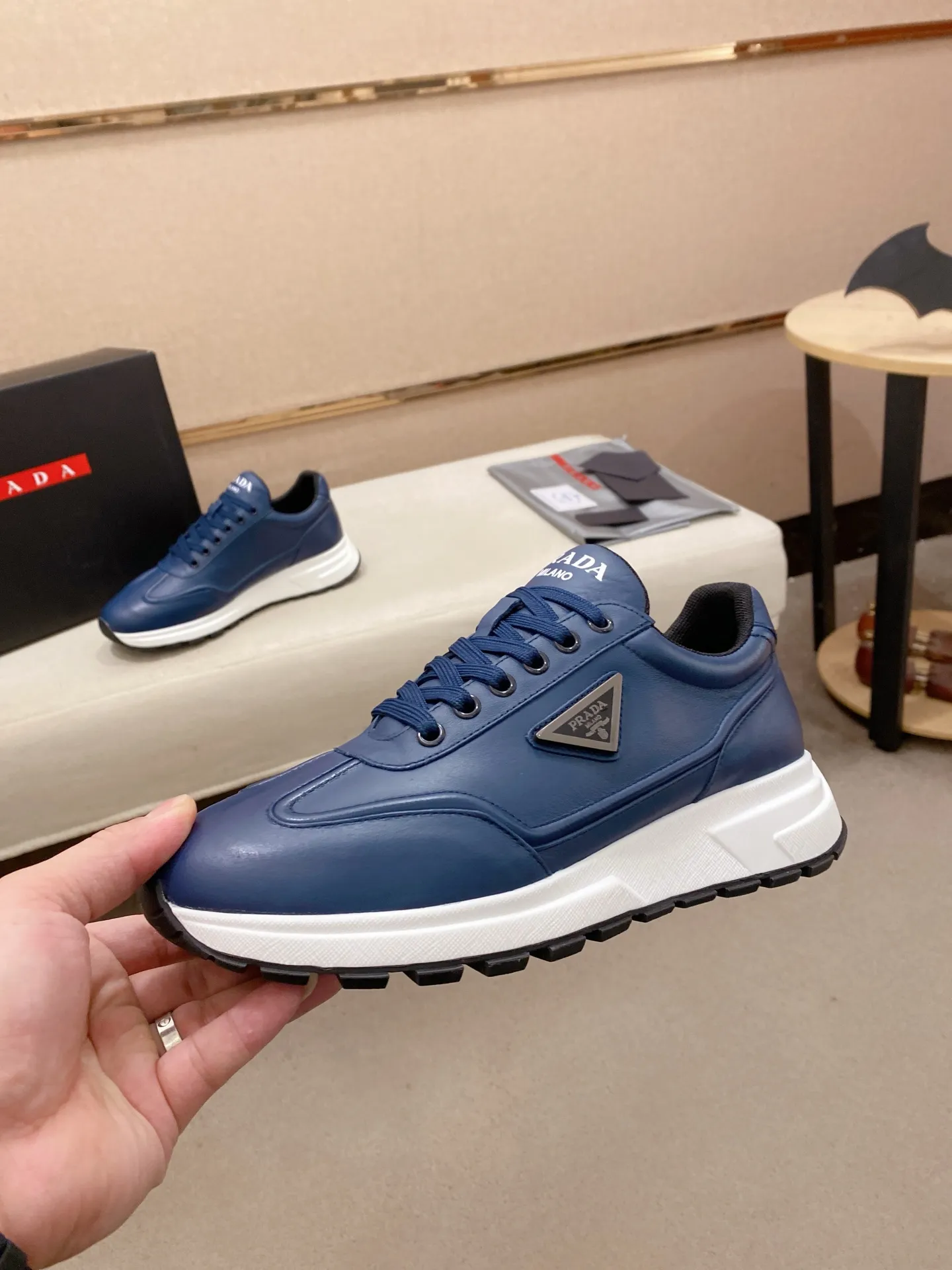 Factory price 600💰 ✔️✔️✔️High version High-quality new PRADA counters are on the market at the same time. The new men's shoes and 😘fabrics are selected from first-layer cowhide and are made by pure handicrafts. Lining: Full cowhide lining. 👍🏿 High-end ☄️ air-cushion molded anti-slip rubber outsole, exquisite lines, simple and elegant, comfortable and high-end for leisure travel. Code number: 38 to 45